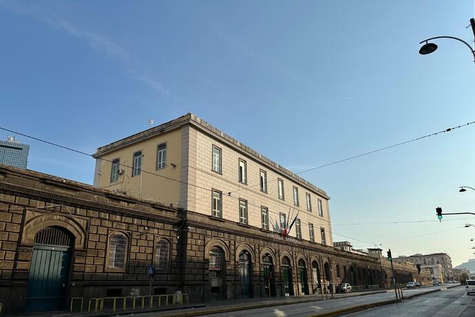 Napoli, drone carico di droga intercettato nel carcere di Poggioreale: il velivolo riesce a fuggire
