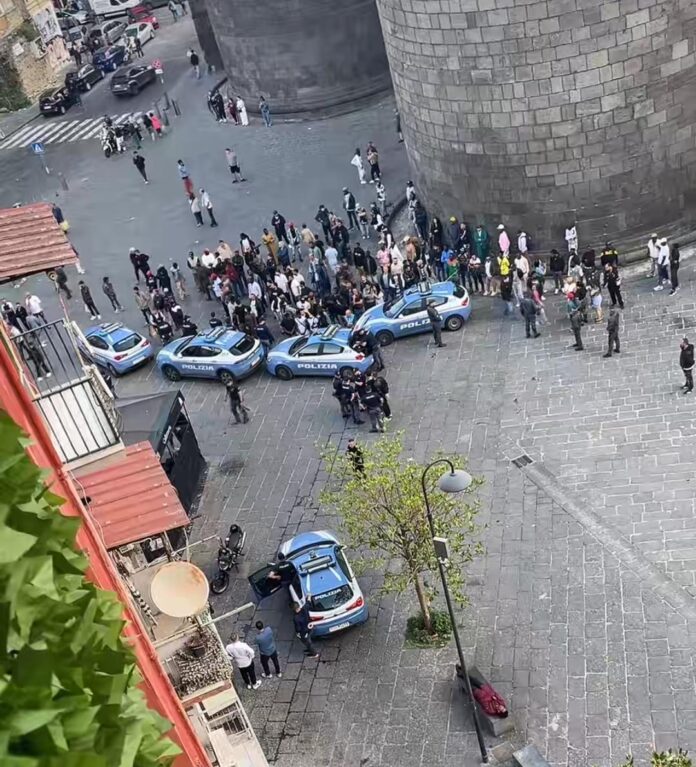 Porta Capuana, controlli delle forze dell’ordine ma resta alta l’attenzione sul degrado